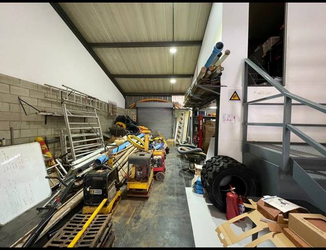 INDUSTRIAL PROPERTY TO RENT IN HENNOPSPARK